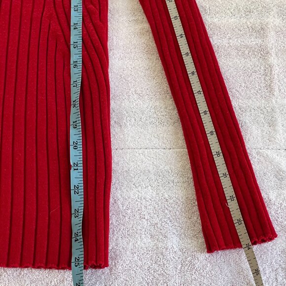 Bright red long sleeve sweater top size XL but fits like L - Picture 5 of 9